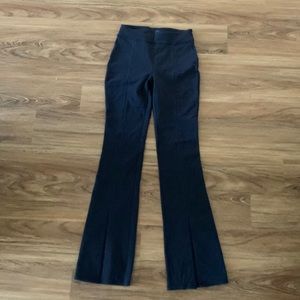 NWOT Alo yoga flutter kick leggings